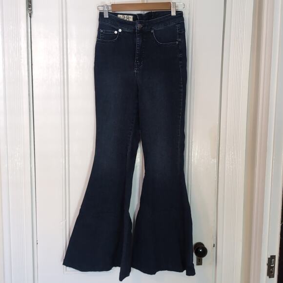 Free People Crvy Have Bell Bottom Flares - Picture 3 of 9